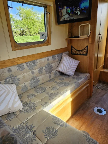 Upsy Daisy lounge seating