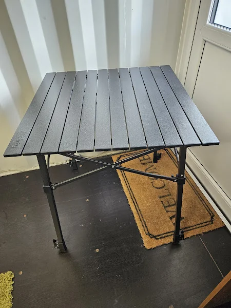 Lightweight folding camping table