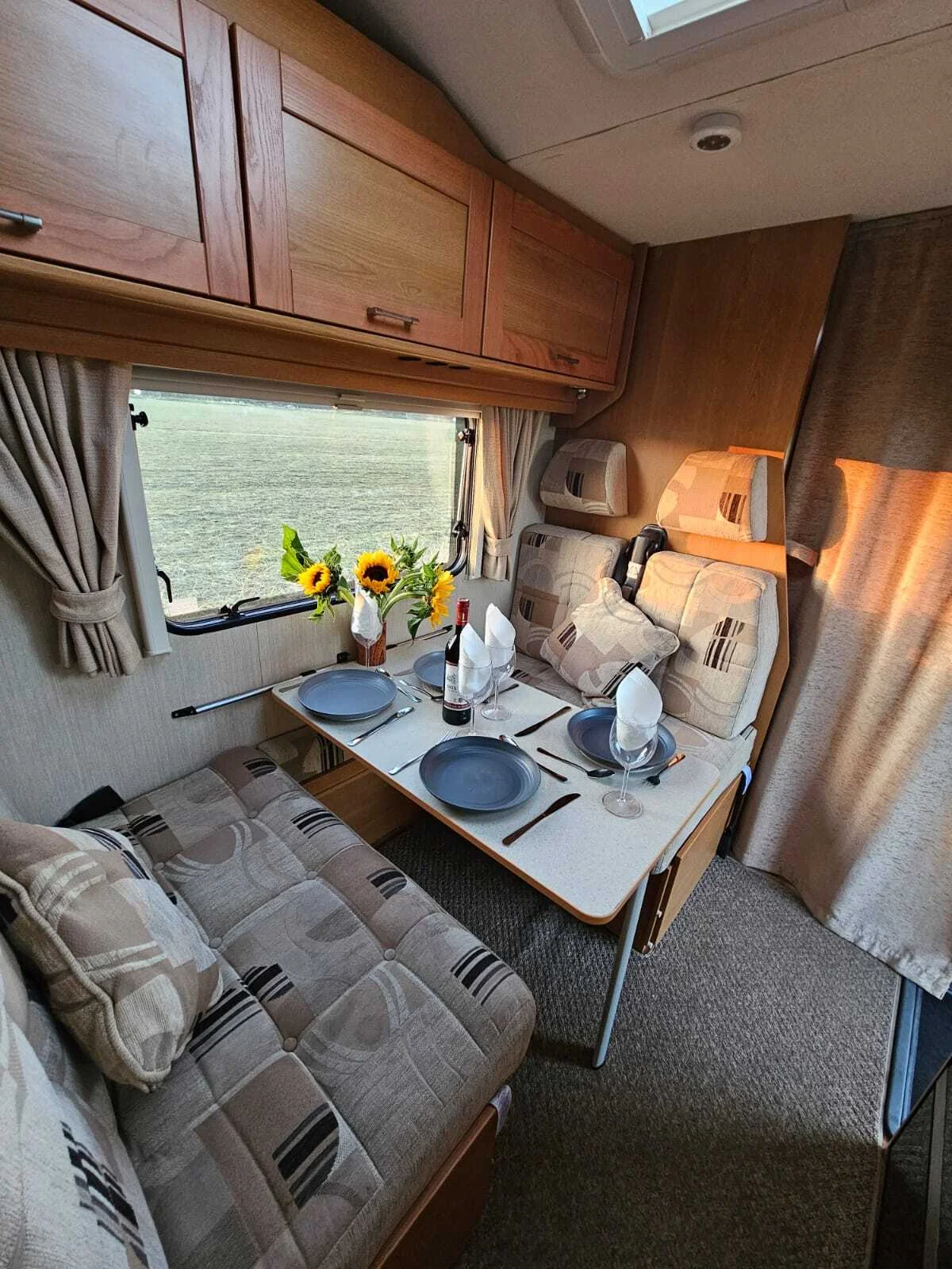 Beatrice dining area set up