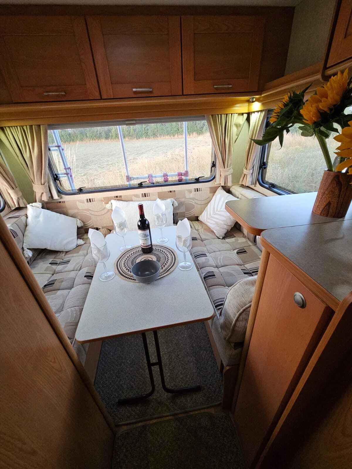 Beatrice rear lounge set for dining