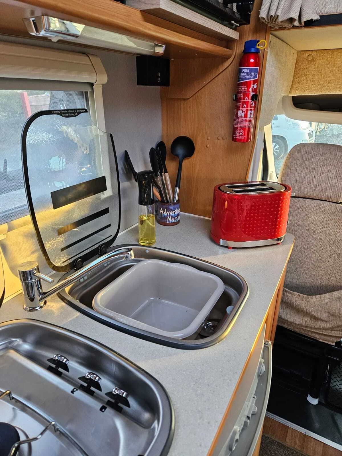 Beatrice kitchen sink and counter