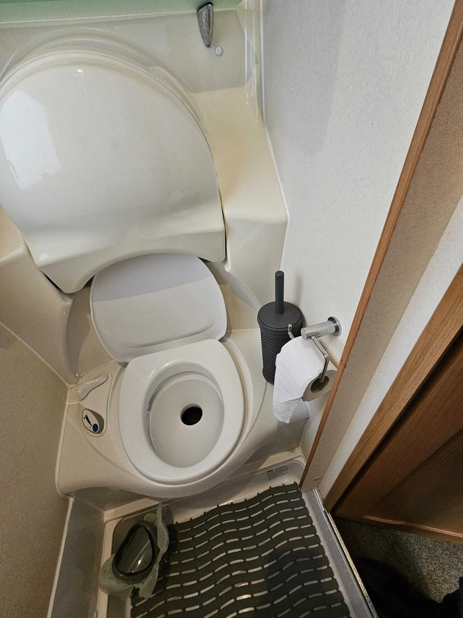 Farah toilet close-up