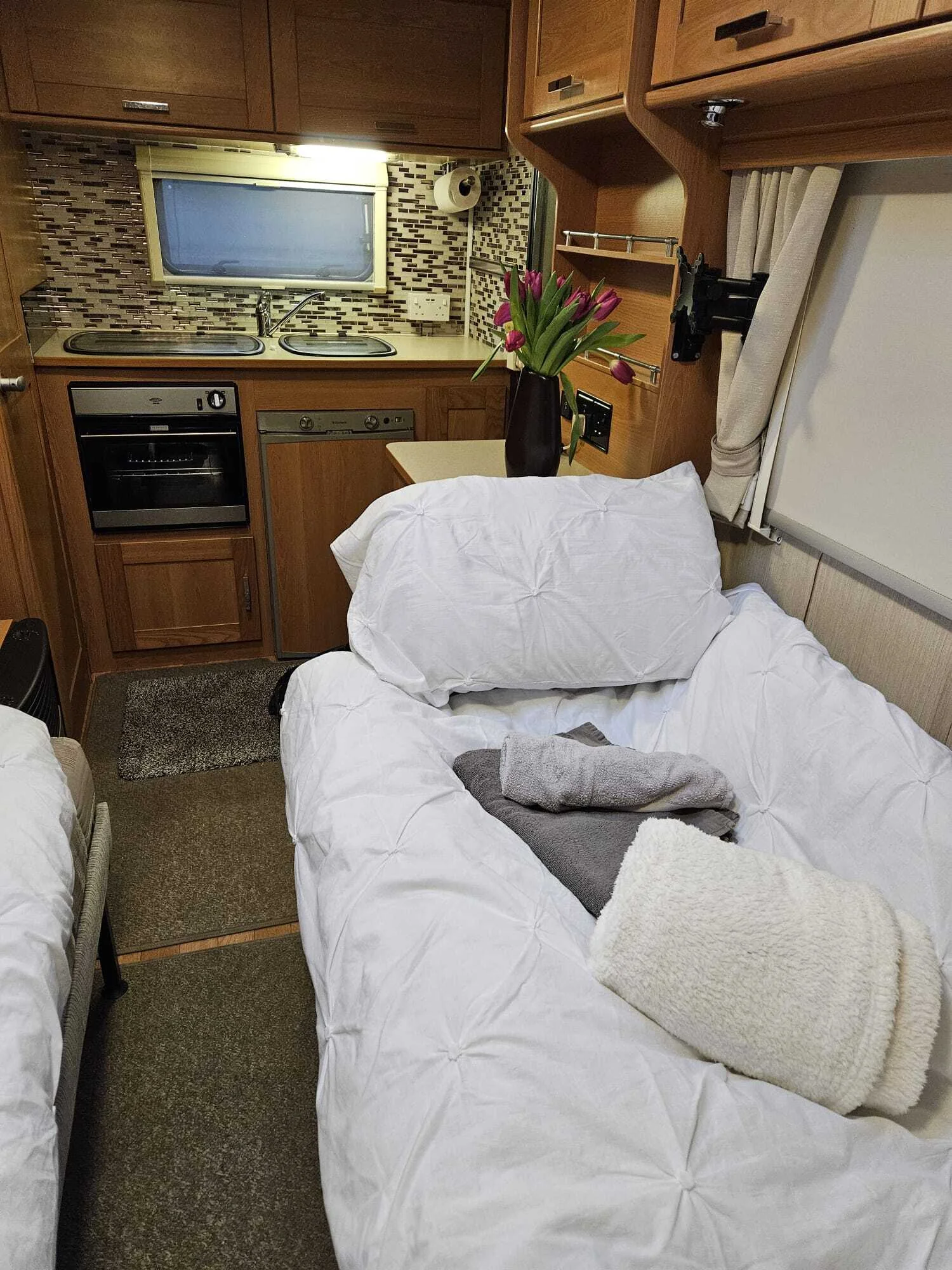 Farah interior from kitchen end