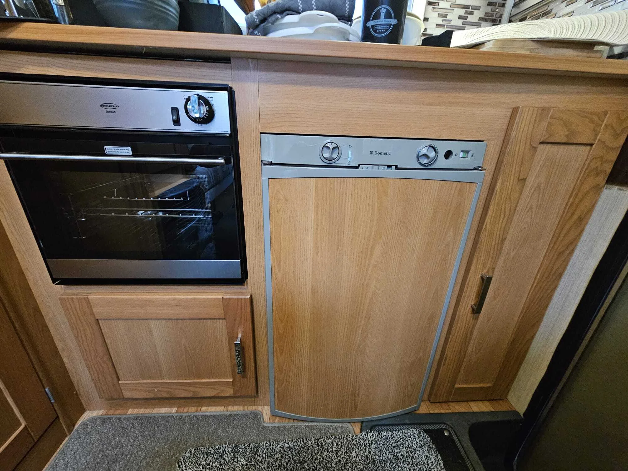 Farah oven and fridge