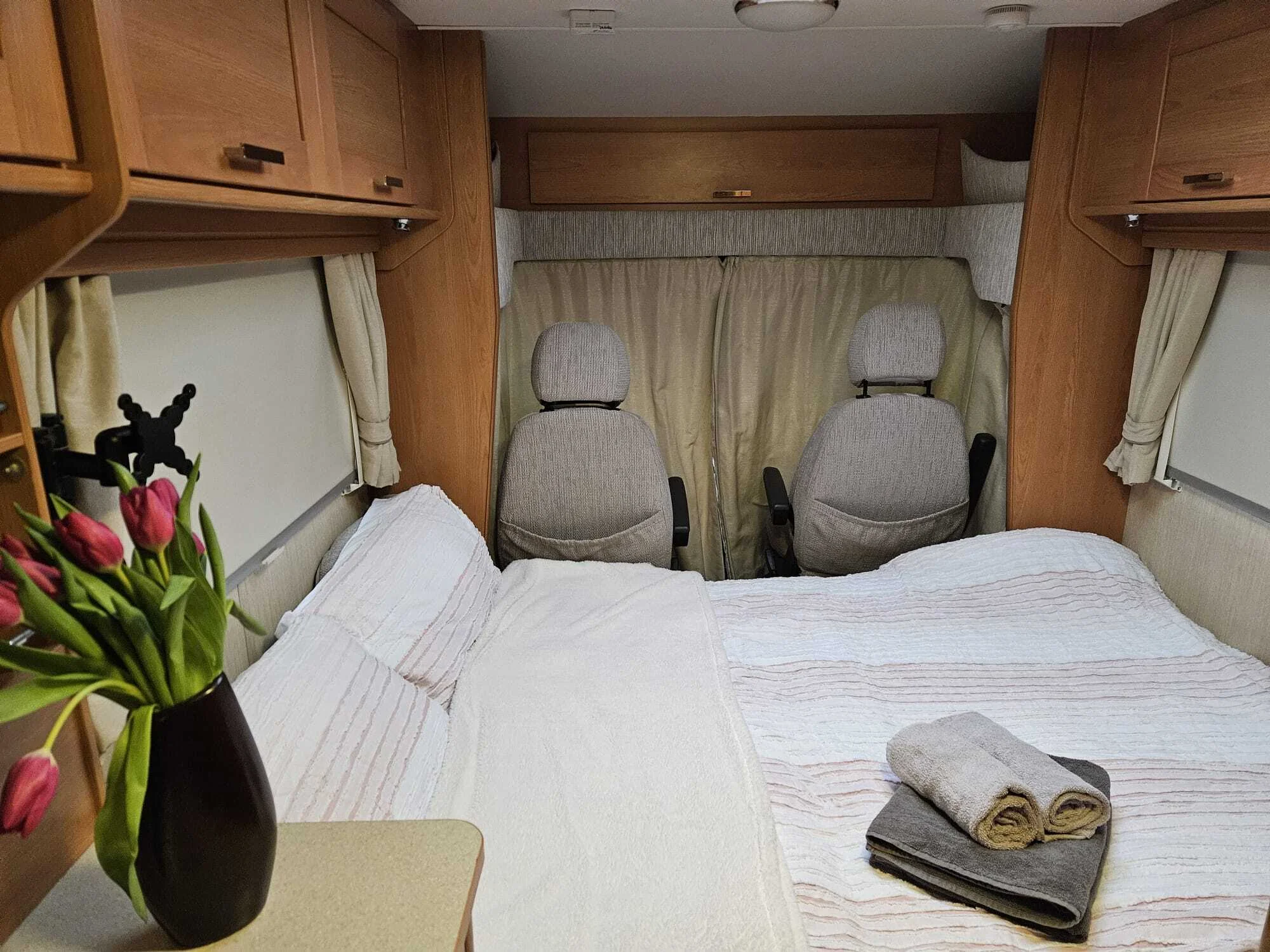 Farah double bed from front